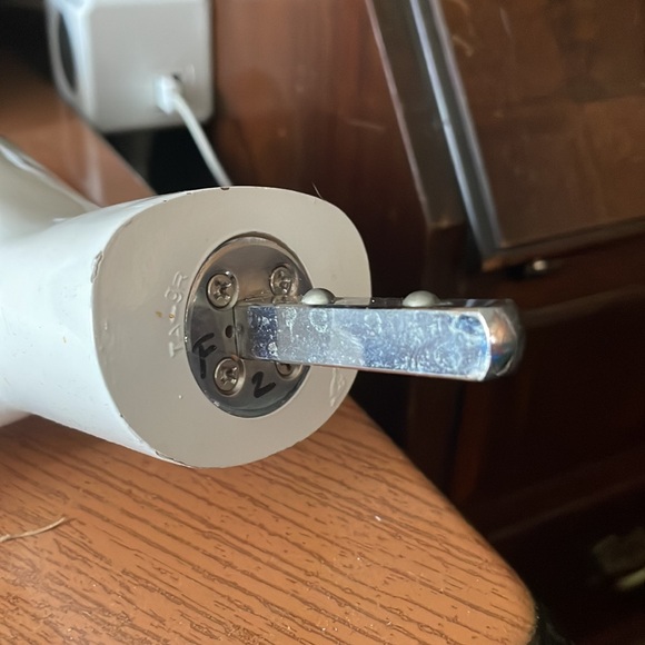 Pair of life size Mannequin hands - Picture 3 of 3